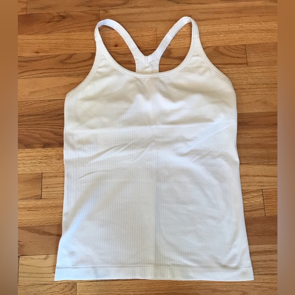 Lululemon Tank Top ( Size 10) Color White Pre-owned good condition - Picture 3 of 6